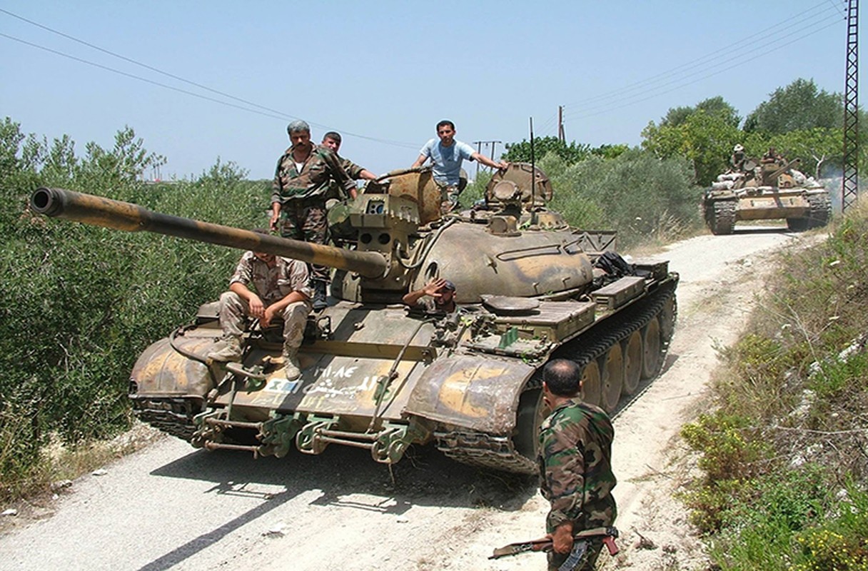 Kinh ngac xe tang T-55 Syria duoc Trieu Tien nang cap