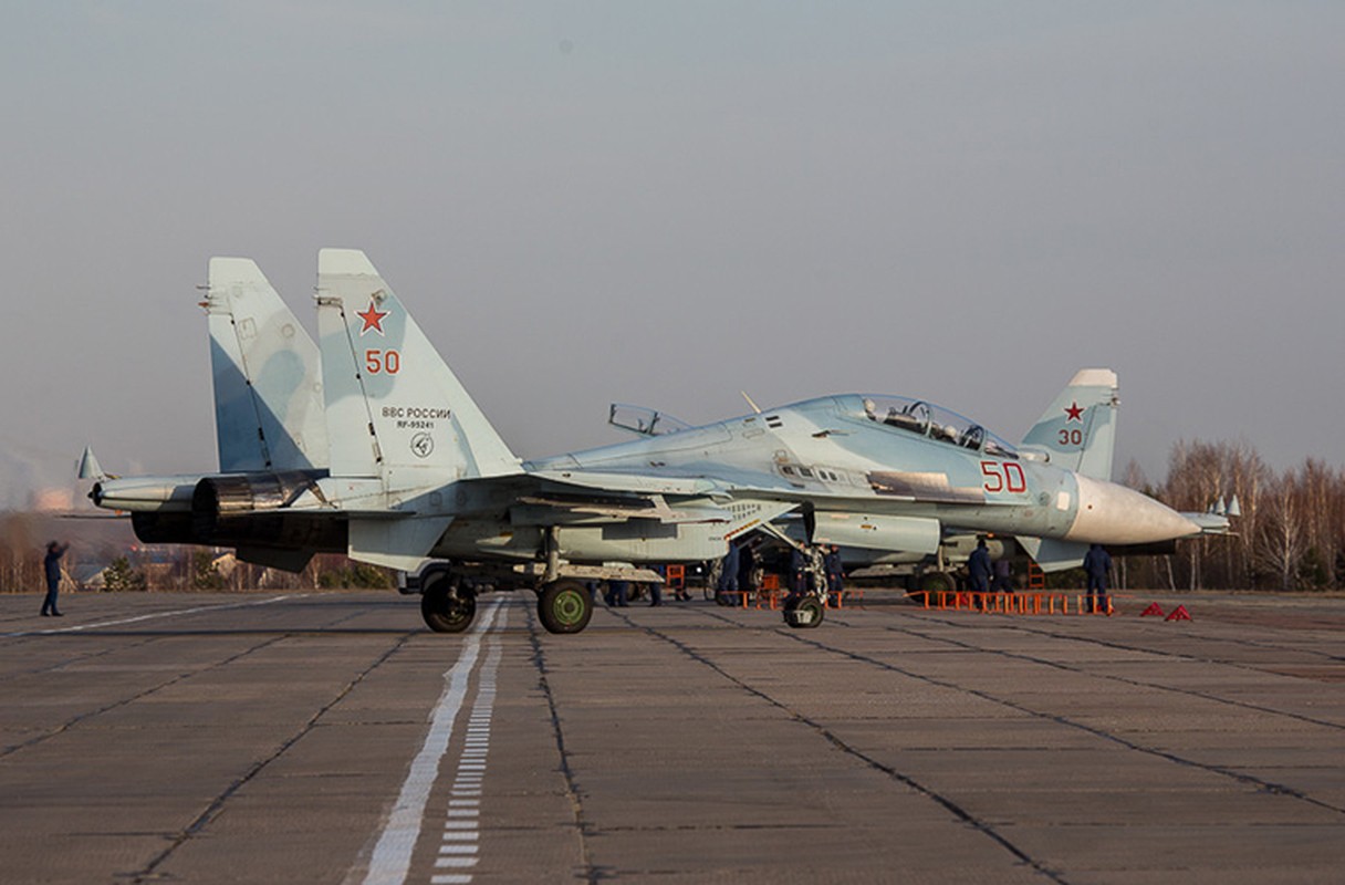 Khung khiep: Tiem kich Su-27/30 Nga vuot 7.000km chi de...-Hinh-7