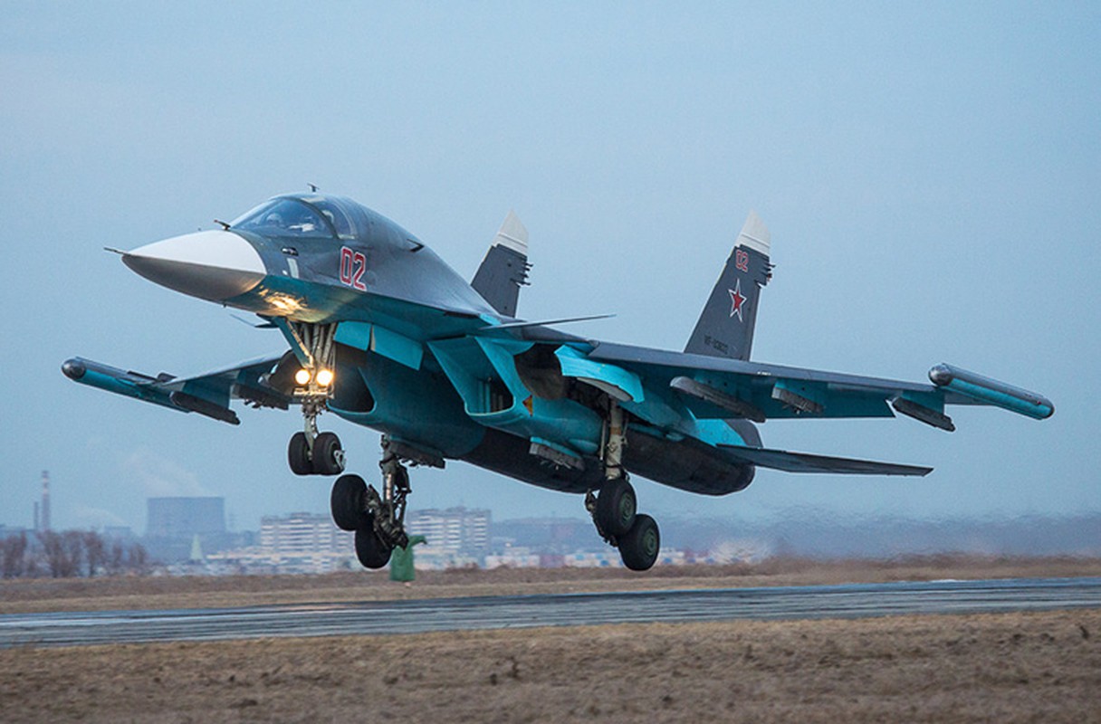Khung khiep: Tiem kich Su-27/30 Nga vuot 7.000km chi de...-Hinh-9