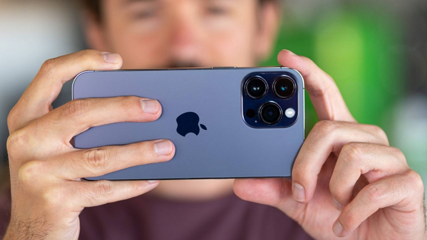 Vi sao camera iPhone 14 Pro Max rat “duoc long” iFan?-Hinh-3