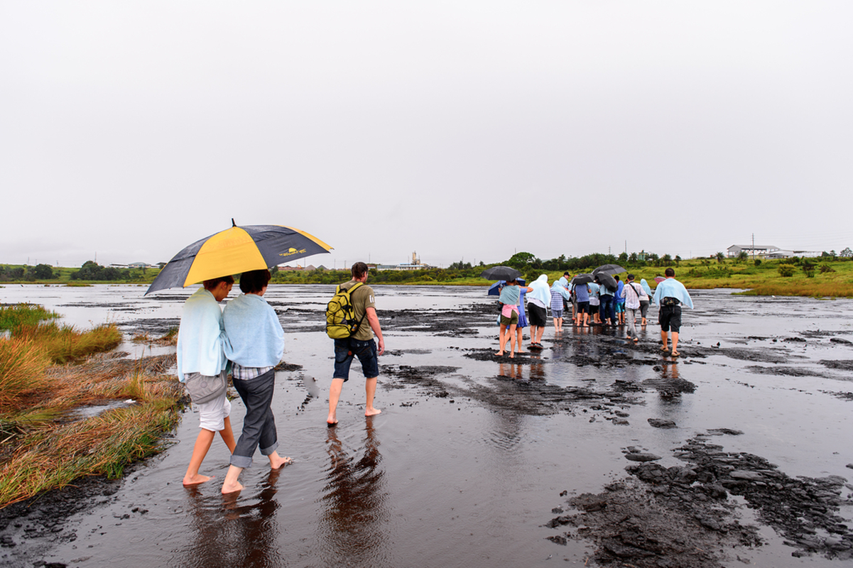 Ho nuoc xau xi chua “kho bau” khong lo, ngan nguoi un un keo den-Hinh-8