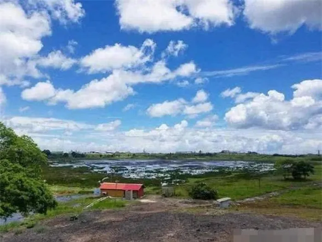 Ho nuoc xau xi chua “kho bau” khong lo, ngan nguoi un un keo den