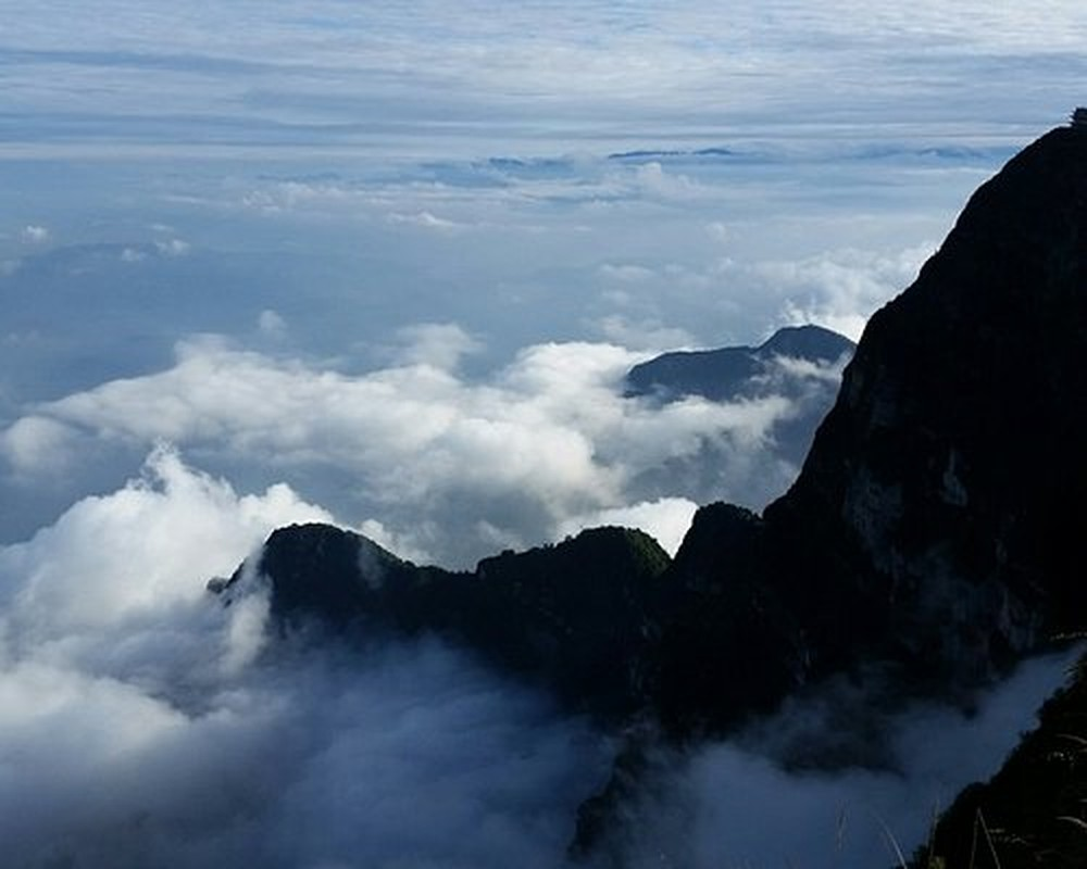 Mo to tien boc khoi xanh, chuyen gia lap tuc phong toa ca nui-Hinh-3