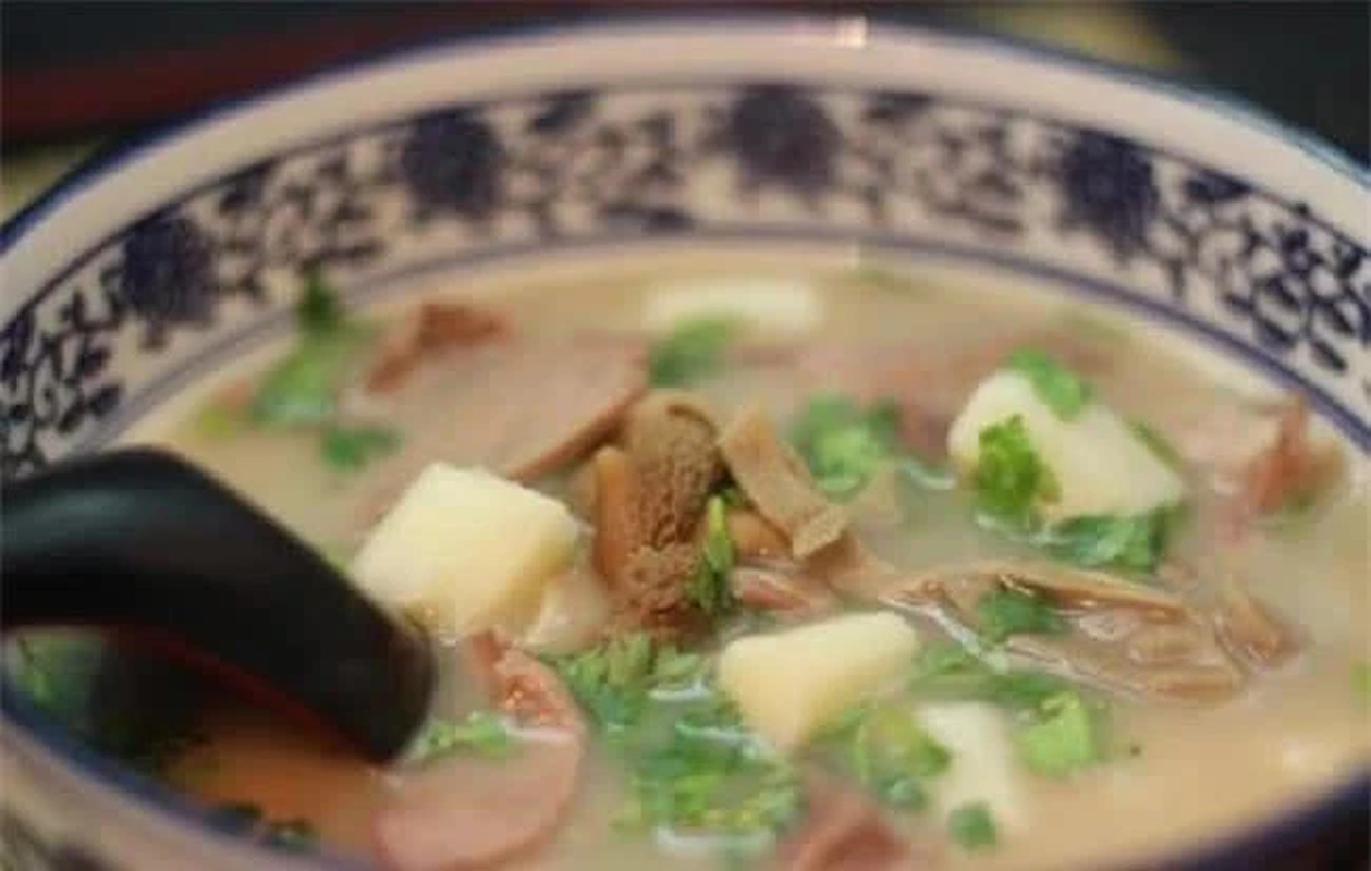 Biet su that ve mon sup, Tu Hi noi dien lam chuyen dong troi nao?-Hinh-6