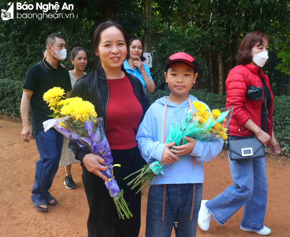 Hang nghin du khach ve tham que Bac trong ngay dau nam moi-Hinh-2