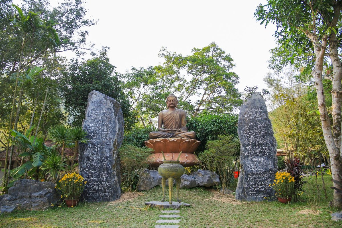 Ngo ngang canh sac chon ‘Bong lai tien canh’ giua long xu Hue-Hinh-9