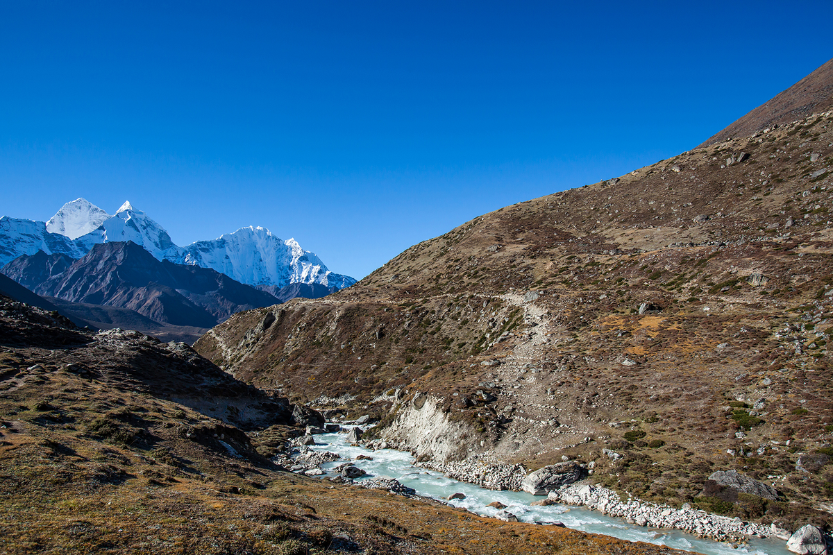 Chuyen gia noi gi khi ‘Noc nha the gioi' Everest khong ngung cao len?-Hinh-4