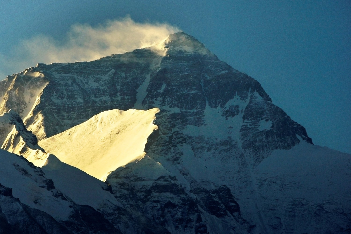 Chuyen gia noi gi khi ‘Noc nha the gioi' Everest khong ngung cao len?-Hinh-7