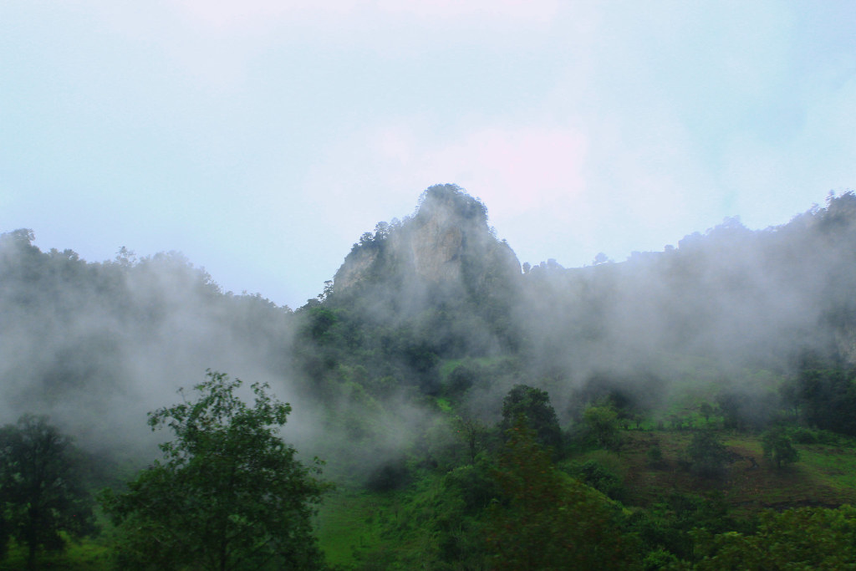 Cong truong dung thi cong khan cap vi phat hien ‘vat the la’-Hinh-6