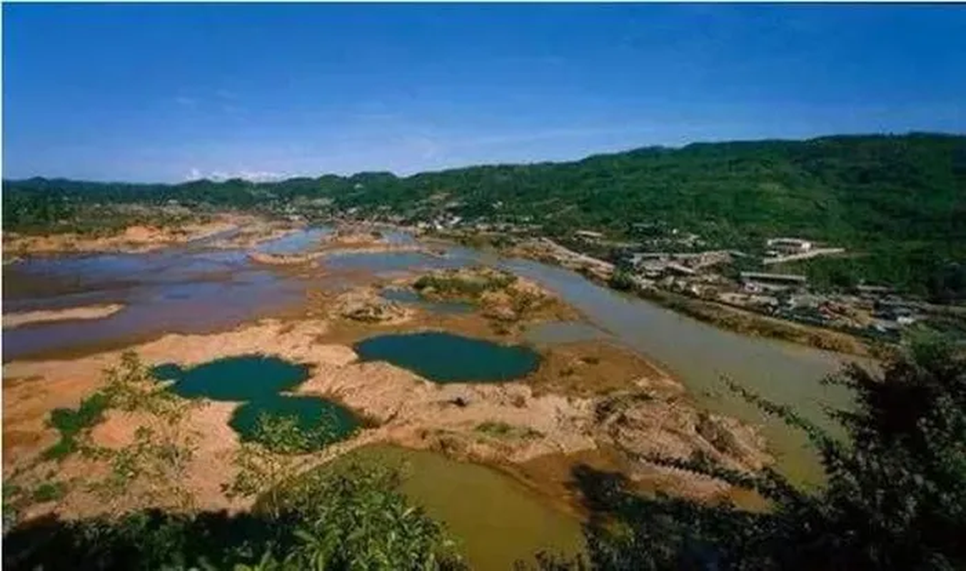 Dong song dat do bac nhat the gioi, so huu 'kho bau' khung