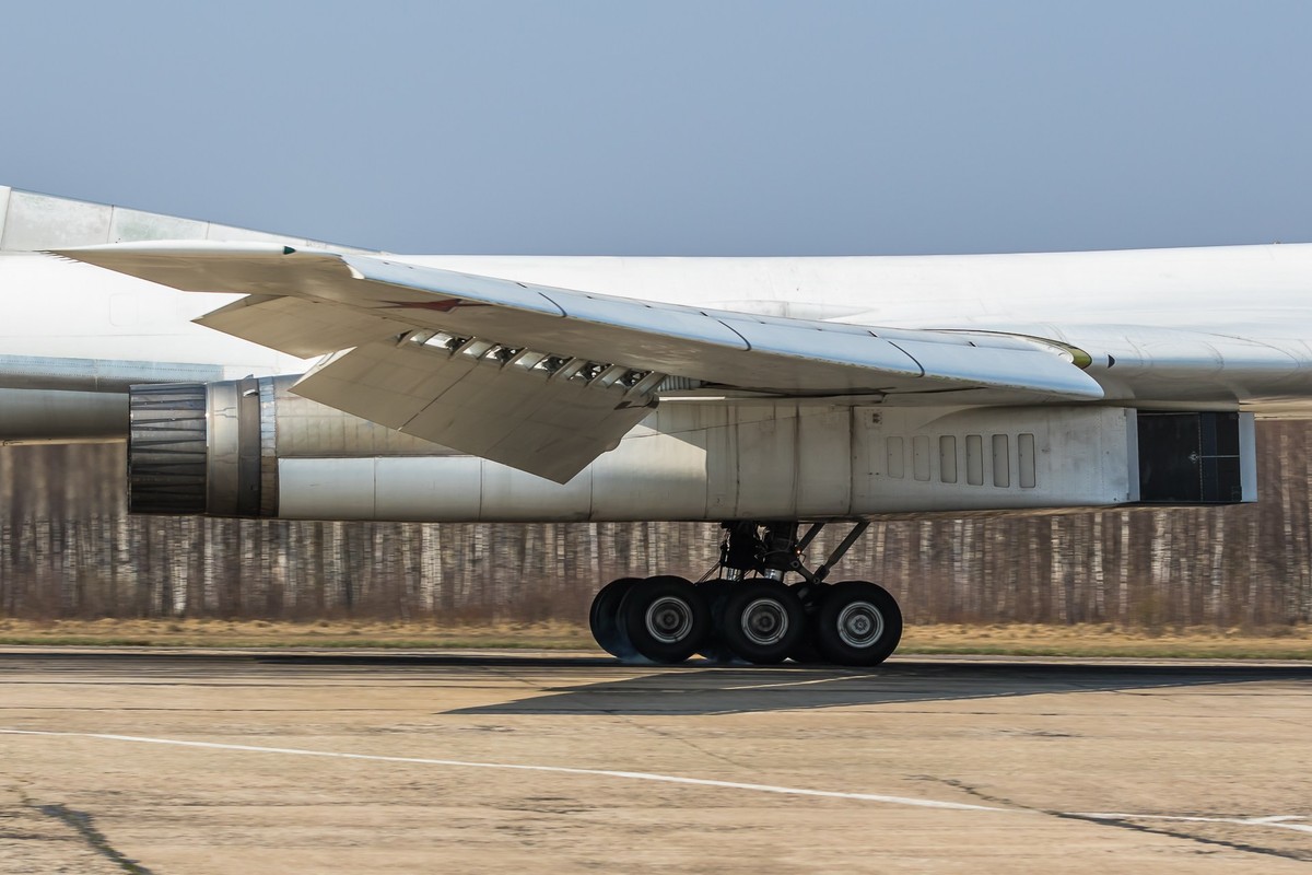 My nga mu cong nhan Tu-160M cua Nga la ky quan nganh hang khong-Hinh-3