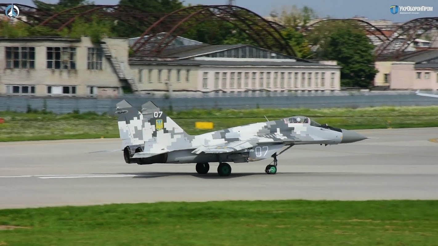 Lanh thau xuong khien tiem kich MiG-29 cua Ukraine bi bang phu kin-Hinh-3