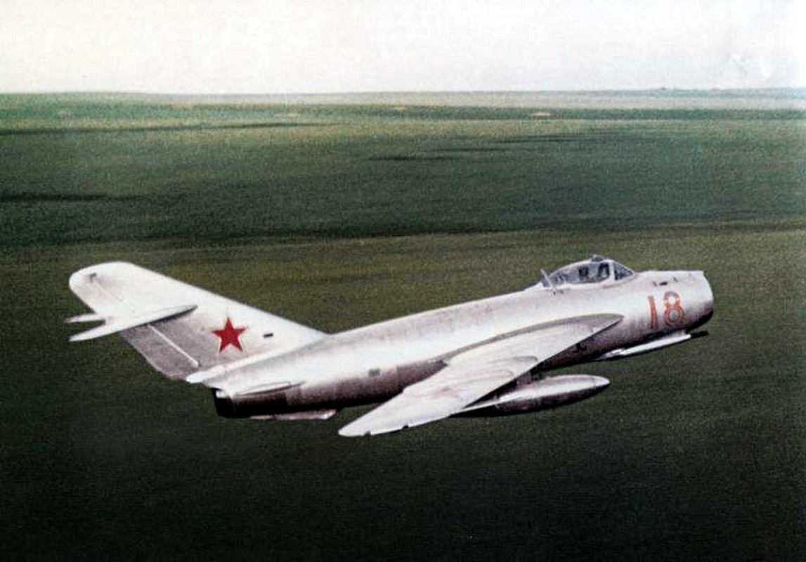 Bat ngo voi hai quoc gia van su dung tiem kich MiG-15-Hinh-11