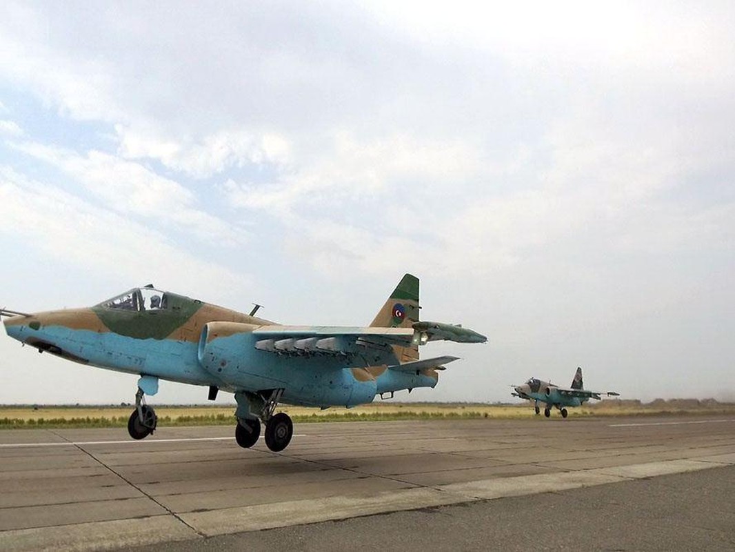 Azerbaijan xac nhan mot cuong kinh Su-25 bi Armenia ban ha-Hinh-11