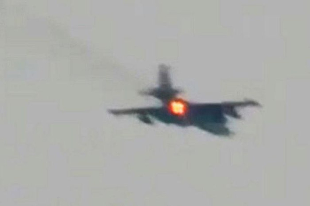 Azerbaijan xac nhan mot cuong kinh Su-25 bi Armenia ban ha-Hinh-3