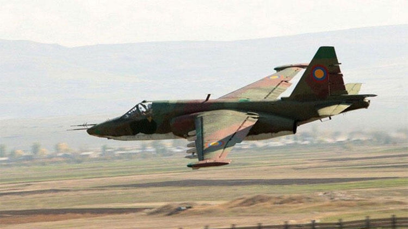 Azerbaijan xac nhan mot cuong kinh Su-25 bi Armenia ban ha-Hinh-7