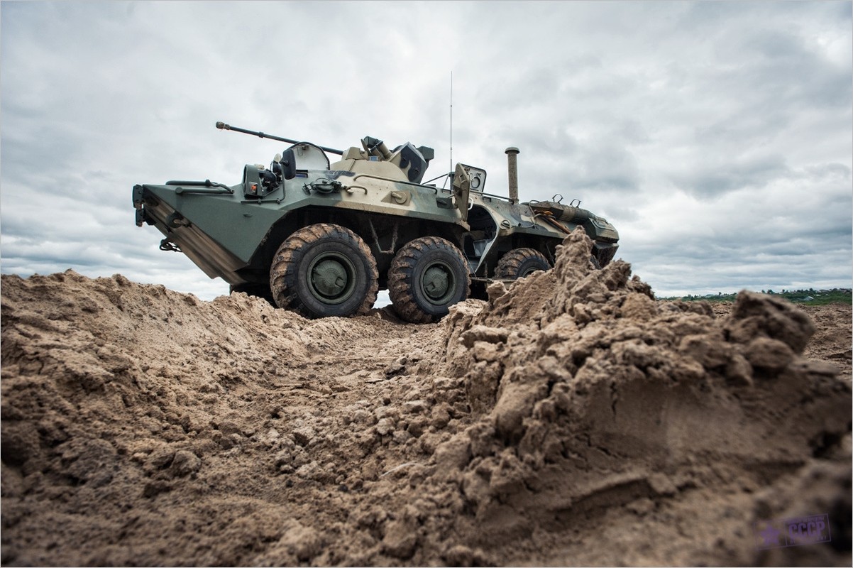 Khoanh khac xe thiet giap BTR-82 cua Nga no tung o Syria-Hinh-13