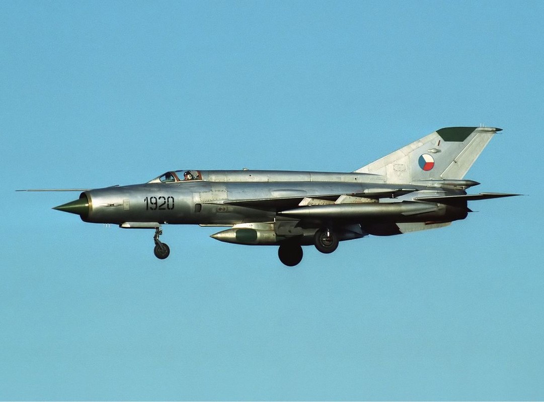 Bat ngo voi quoc gia vua mang 20 tiem kich MiG-21 ra ban dau gia-Hinh-4