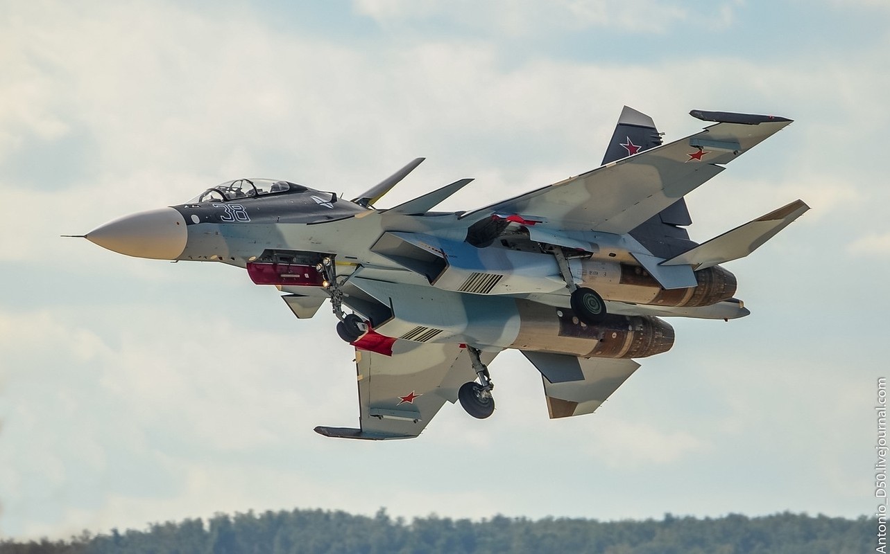 Phat hien Su-30SM cua Nga tiep tuc khong kich o Idlib, Syria-Hinh-2