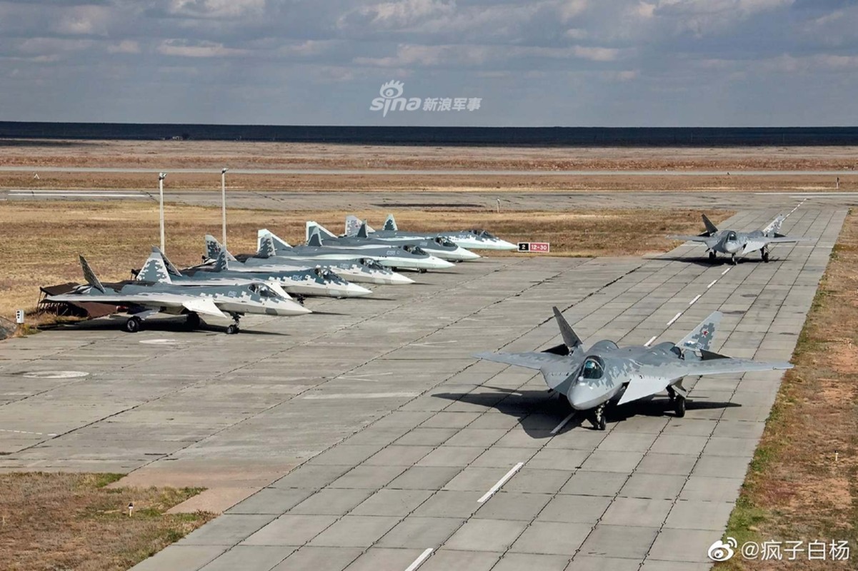 Toan bo dan tiem kich Su-57 cua Nga goi gon trong... mot buc hinh