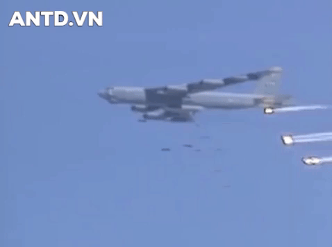 My lai tiep tuc dung Phao Dai Bay B-52H ran mat Iran-Hinh-4