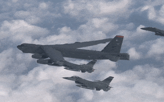 My lai tiep tuc dung Phao Dai Bay B-52H ran mat Iran