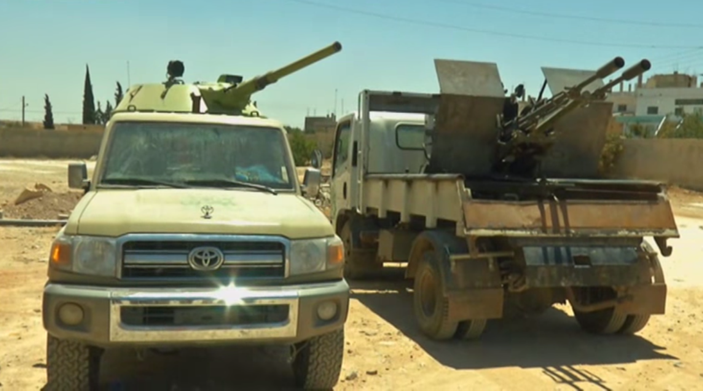 Chien truong Syria: Gan thap phao BMP-1 gan tren thung xe ban tai-Hinh-13