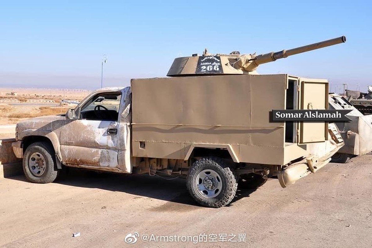 Chien truong Syria: Gan thap phao BMP-1 gan tren thung xe ban tai-Hinh-2