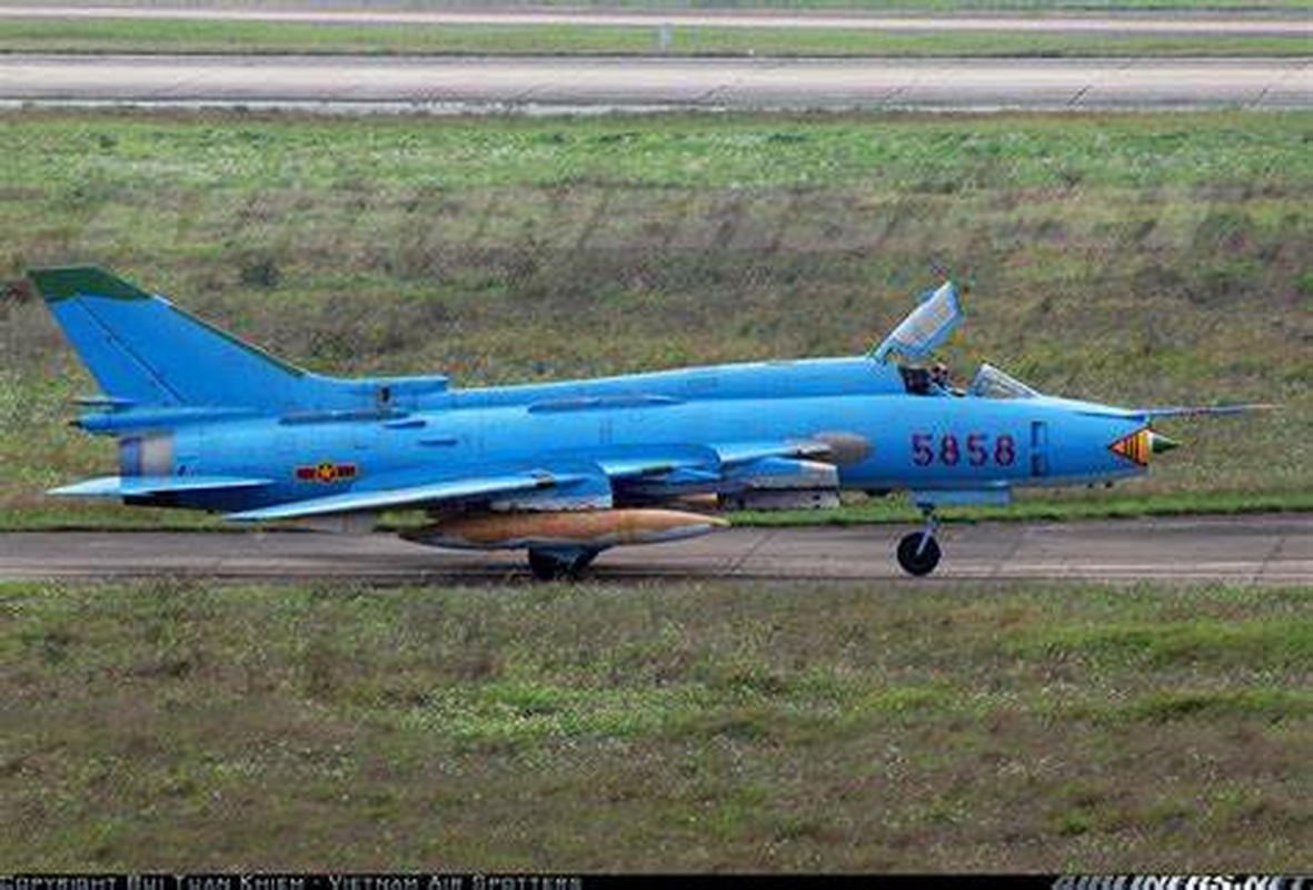 Man nhan voi bien doi bon chiec tiem kich - bom Su-22 Viet Nam-Hinh-6