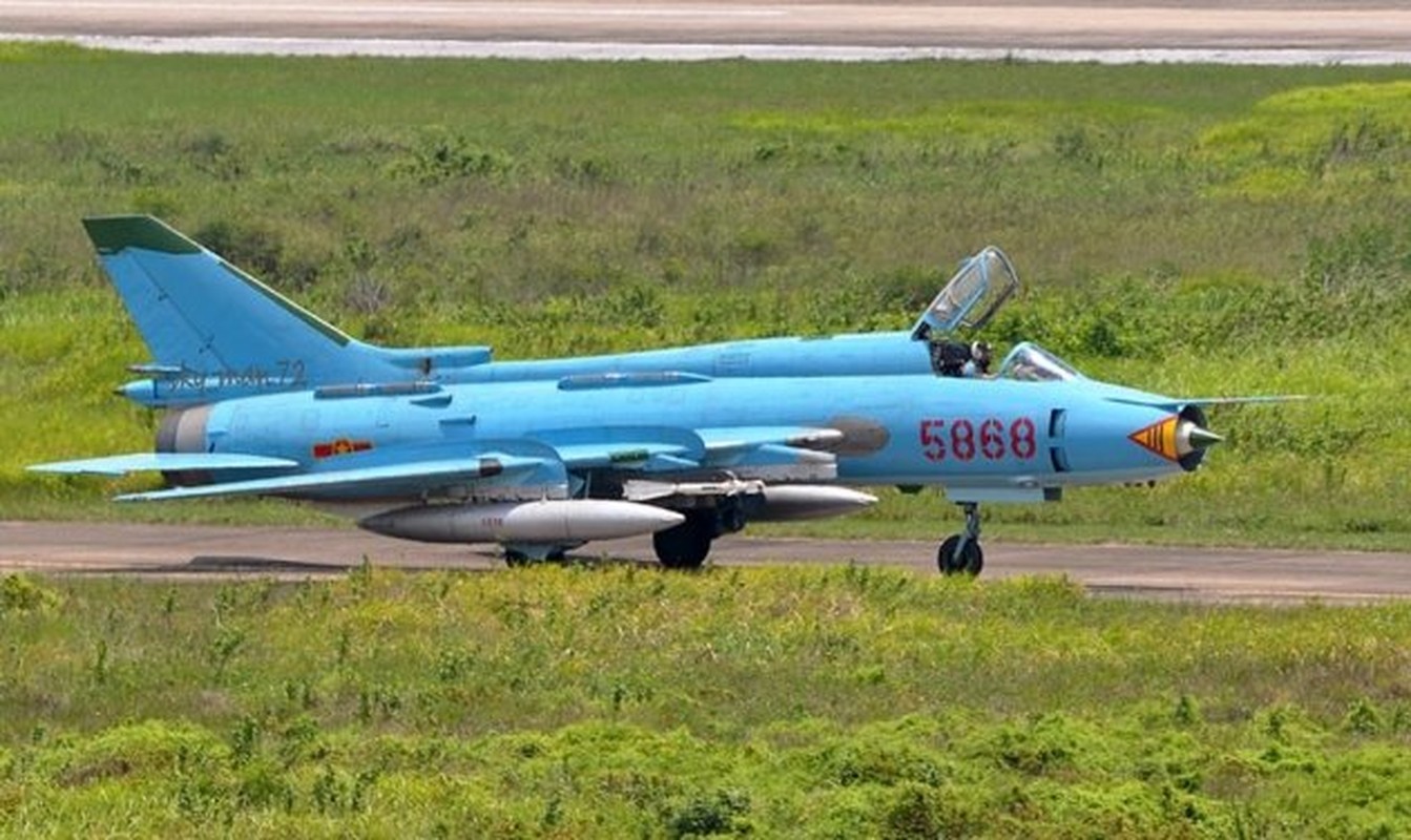 Man nhan voi bien doi bon chiec tiem kich - bom Su-22 Viet Nam-Hinh-7
