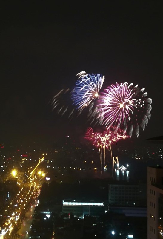 Ha Noi: Man nhan voi man trinh dien anh sang dem Giao thua-Hinh-8