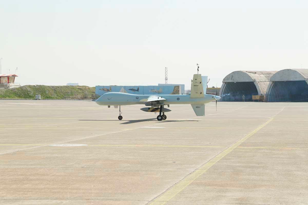 UAV vu trang MQ-9 cua My da bi Iran sao chep trang tron-Hinh-4