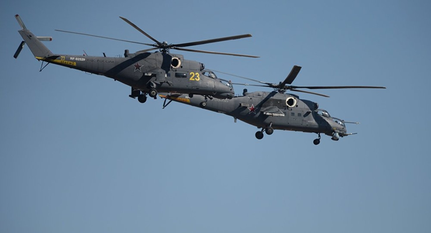 Truc thang vu trang Mi-35 cua Nga roi o Syria, phi cong thiet mang-Hinh-8