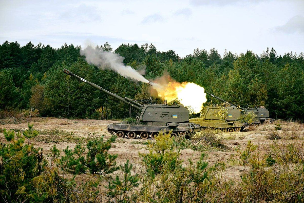 Ukraine bat ngo keo hang dan phao tu hanh 152mm toi Donbass-Hinh-14