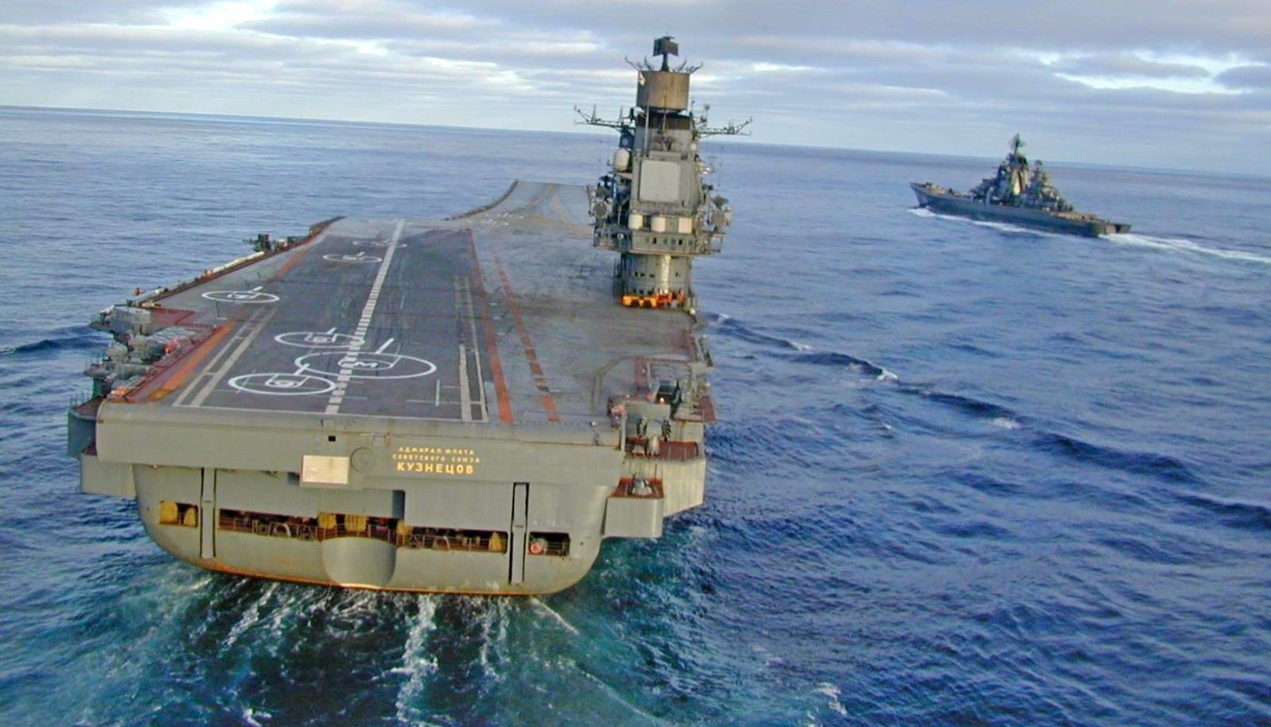 Tau san bay Kuznetsov tuyet phu day ca met, khong ai lam viec-Hinh-12