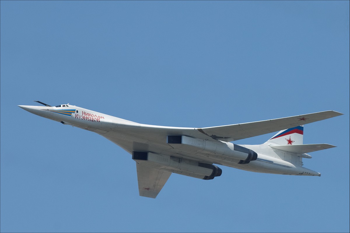 Tu-160 cua Nga duoc trang bi dong co moi voi uy luc gap boi-Hinh-4