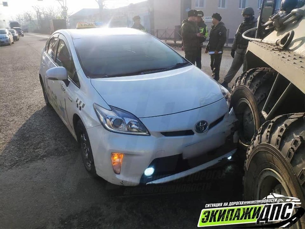 Nga: Tai xe cong nghe bi thiet giap BTR-82A dam bep dau-Hinh-3