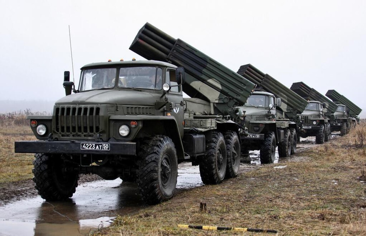 Ukraine keo S-300 toi mien Dong, Nga chi phe ly khai cach doi pho-Hinh-7