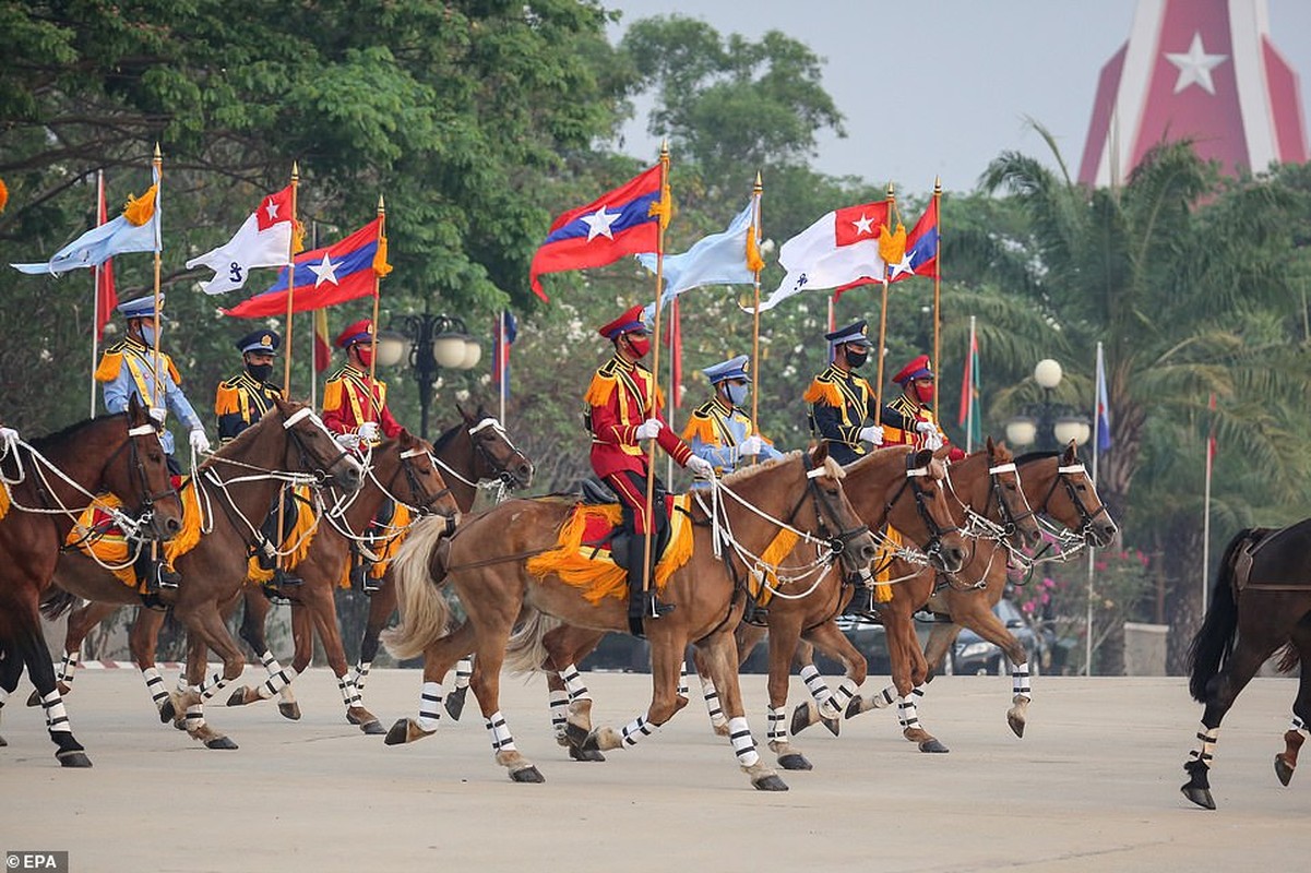 Dan vu khi khung cua Myanmar trong le duyet binh giua bien dong-Hinh-3