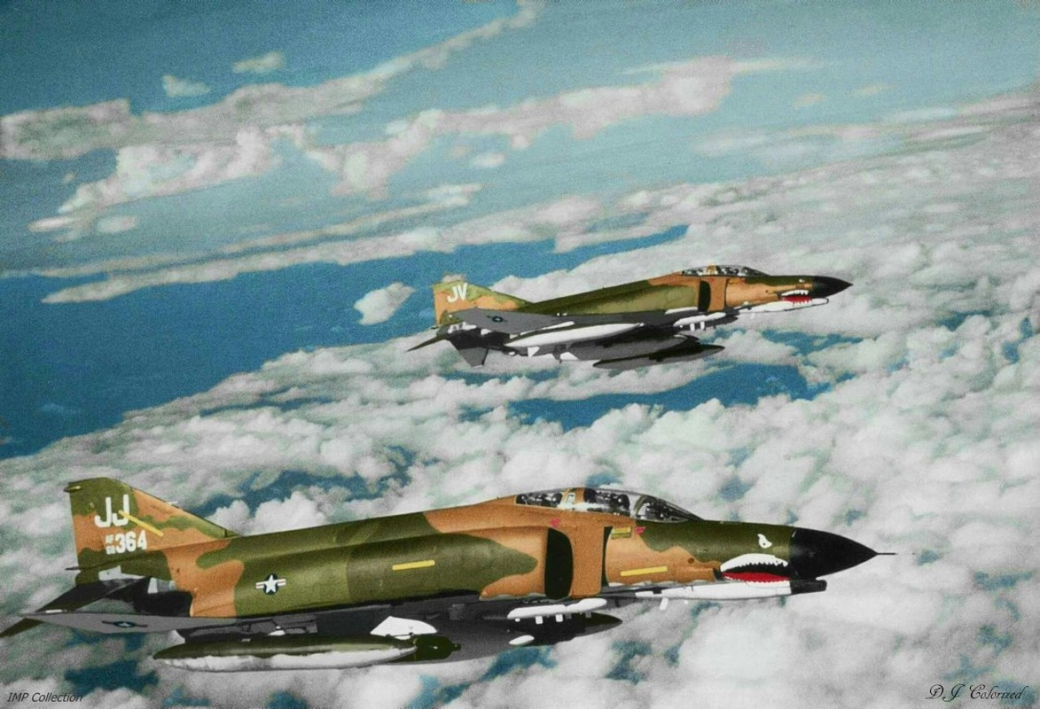 May bay F-4 My tham chien o Viet Nam vi sao khong co phao?-Hinh-15