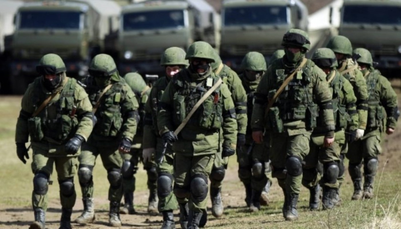 NATO gui 37.000 quan toi gan Crimea, tinh hinh cang nhu day dan-Hinh-9
