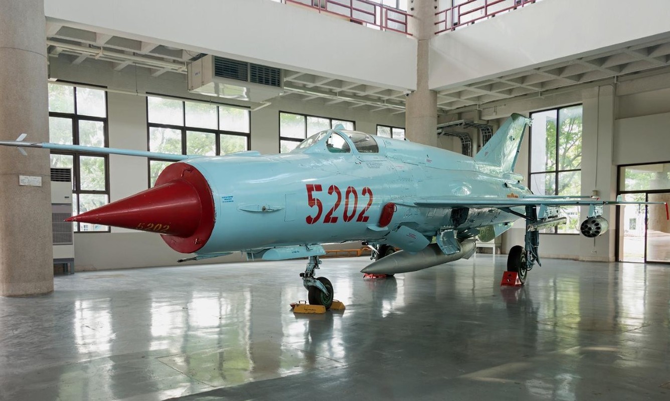 Viet Nam tung bien che phien ban MiG-21Bis manh ngang F-16-Hinh-6