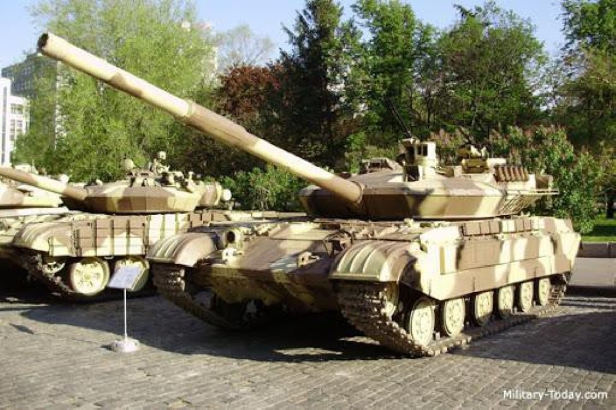 Xe tang T-64E Ukraine thanh ke huy diet nho phao tu dong 2 nong cuc manh-Hinh-3