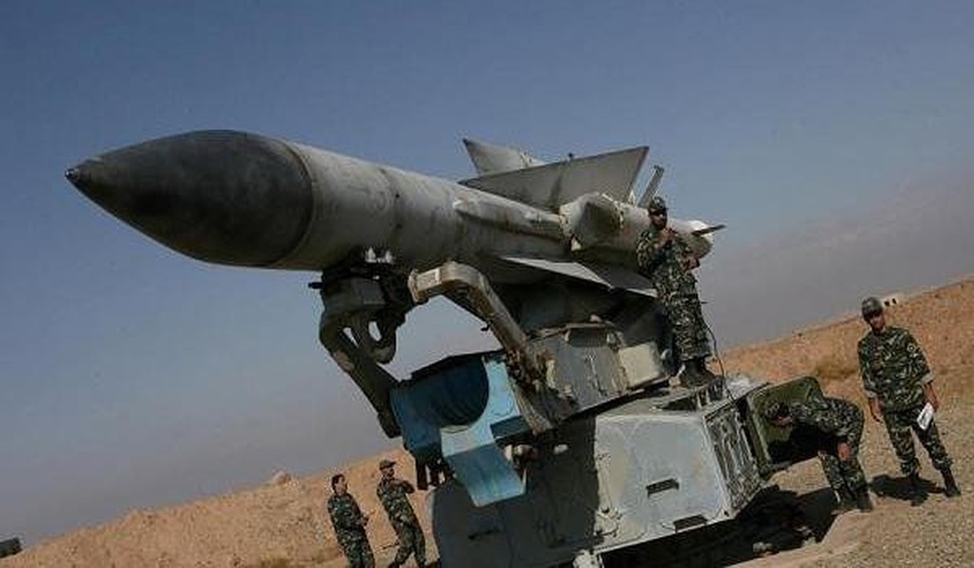 S-200 Syria suyt ban trung co so hat nhan, coi bao dong Israel ren vang-Hinh-17