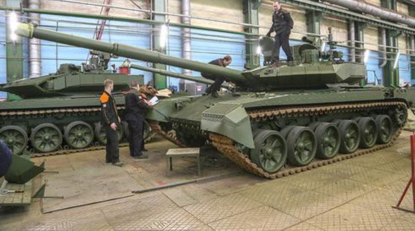 T-90M tu vi tri du bi bong vut sang trong luc quan Nga-Hinh-15