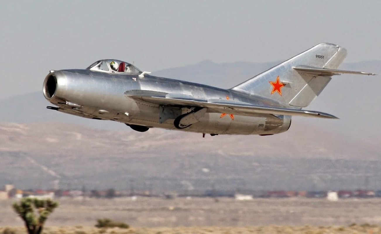 Trieu Tien van duy tri hoat dong cua phi doi MiG-15 huyen thoai-Hinh-5