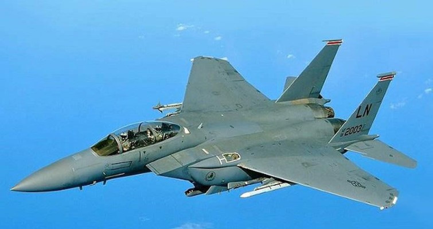 Tiem kich F-15QA hien dai nhat the gioi lao khoi duong bang-Hinh-11