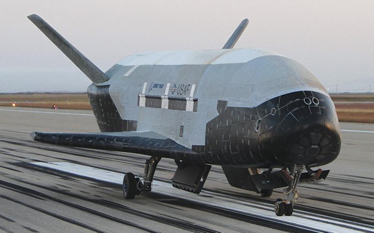 Tiet lo chan dong: X-37B duoc su dung de tan cong hat nhan tu vu tru-Hinh-6