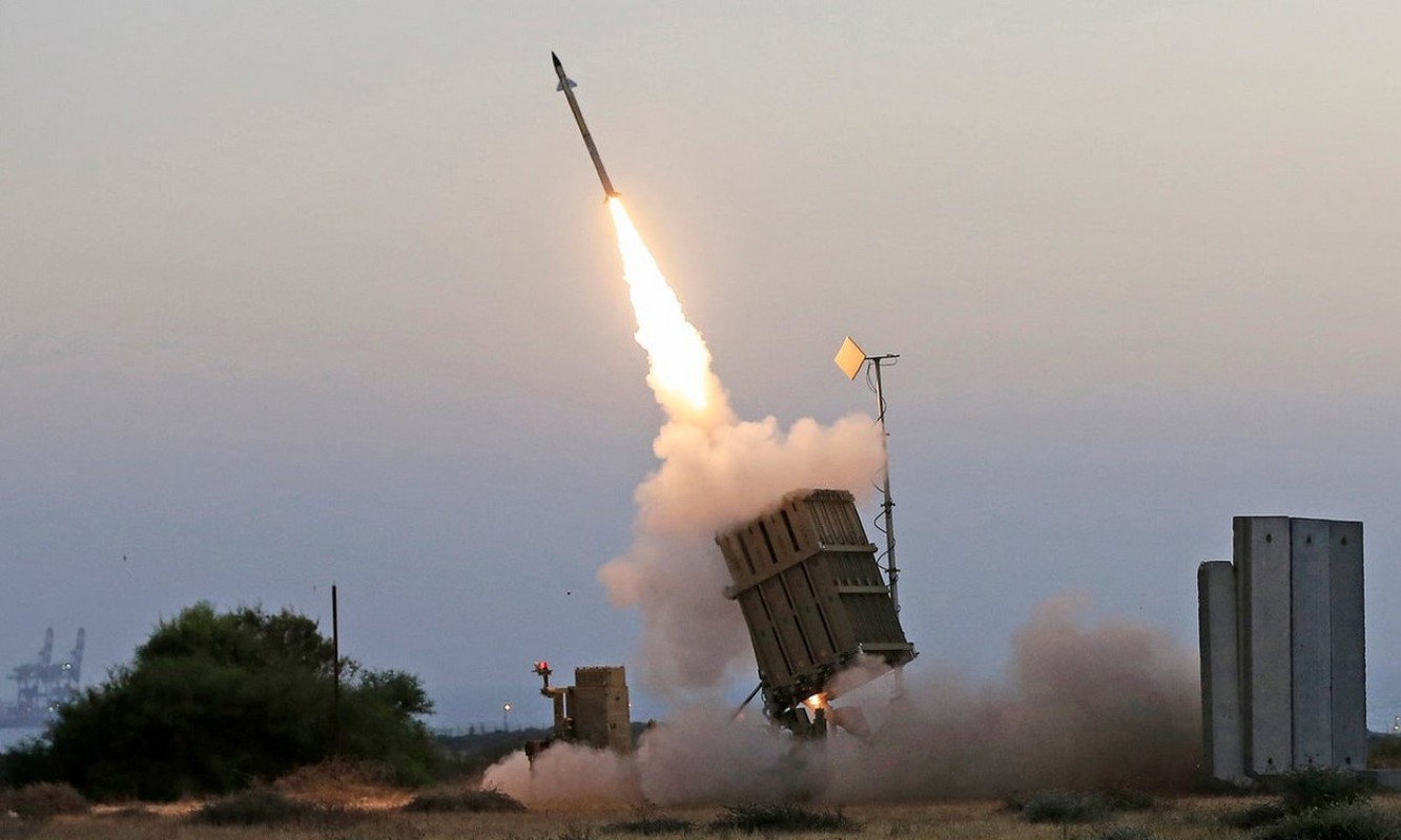 Quan ta ban quan minh: UAV Israel bi ban ha boi chinh Iron Dome-Hinh-2