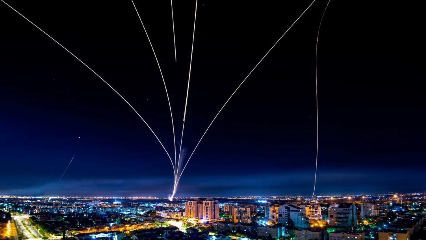 Quan ta ban quan minh: UAV Israel bi ban ha boi chinh Iron Dome-Hinh-9